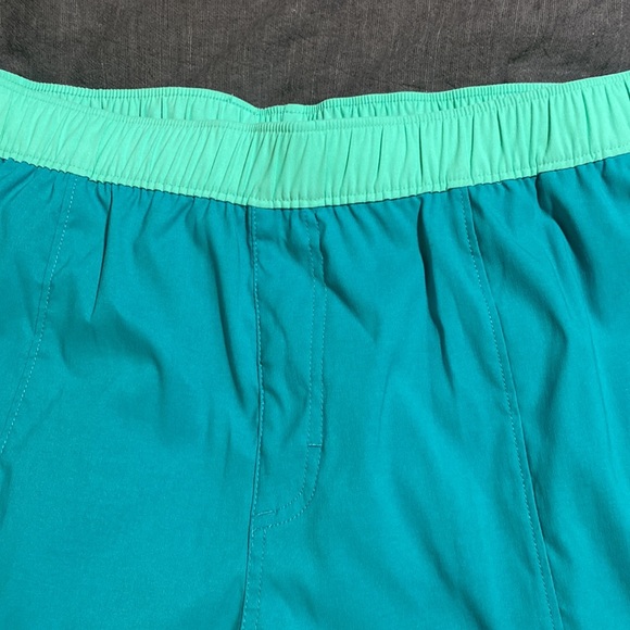 NWT The North Face Flash Dry Colorblock Shorts - Picture 3 of 8